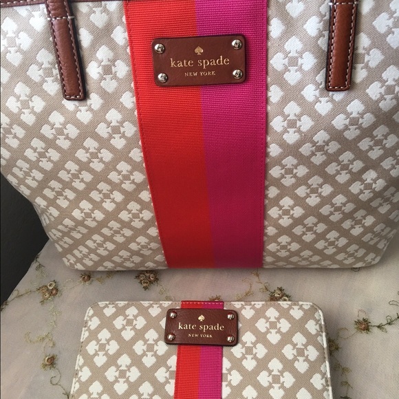 kate spade Handbags - NWT Kate Spade cream&brown tote & matching wallet